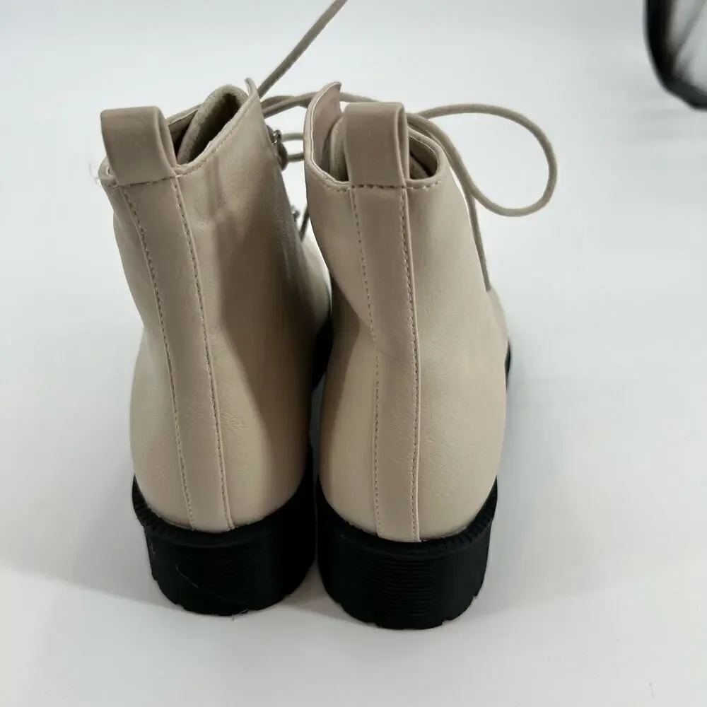 NEW COCONUTS BY MATISSE MILLY LACE-UP BOOTS in bone off white retro size 8 or 9